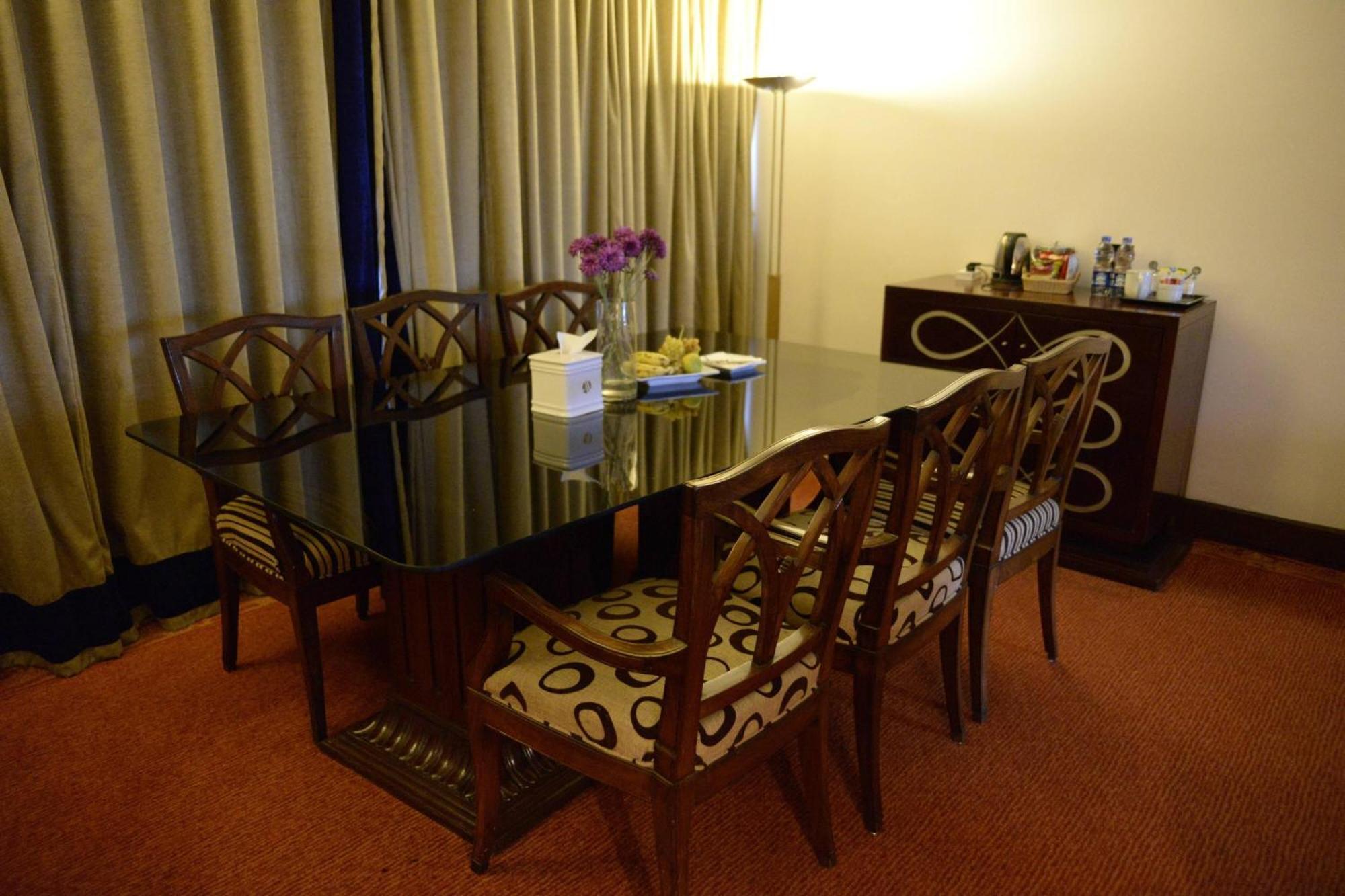 Karachi Marriott Hotel Екстериор снимка
